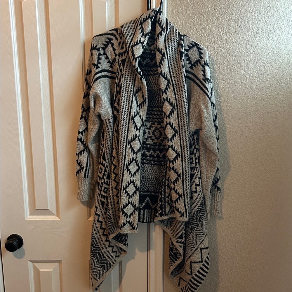 Daniel Cremieux Black and Cream Geometric Cardigan